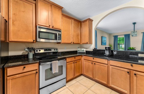 Cypress Pointe House | 5 BR with pool! By shopping, restaurants, Disneyworld, & Universal Studios!