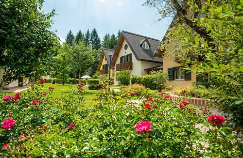 Coreglia Antelminelli House | 5 chalets with private pool. Pets welcome