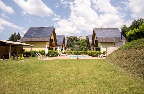 Coreglia Antelminelli House | 5 chalets with private pool. Pets welcome