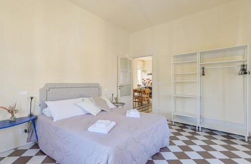 La Spezia Historic Centre Apartment | 5 Guest - Walk to Train - Cinque Terre - Center