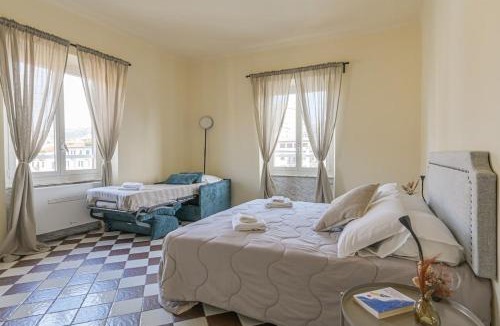 La Spezia Historic Centre Apartment | 5 Guest - Walk to Train - Cinque Terre - Center