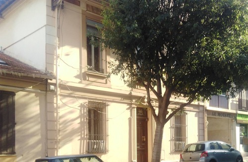 Antibes Old Town House | 5 minutes from Port Vauban. Glamorgan Crew House in the Heart of Antibes