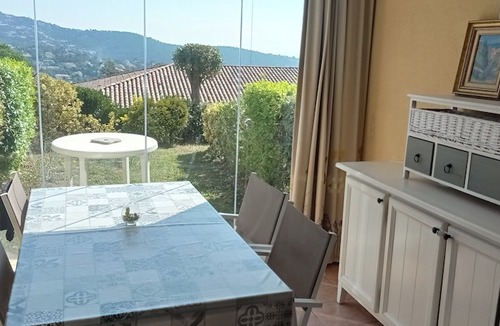 Plage de la Garonnette Apartment | 5 minutes from Sainte Maxime, apartment RDJ 2 rooms with garden and parking