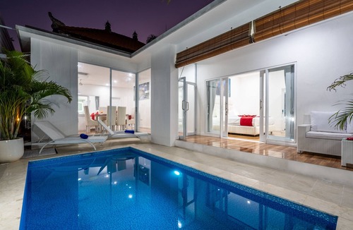 Seminyak Villa | 5 star Luxury minimalist villa Nobu in Seminyak close to La Favela