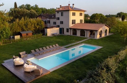 Orentano Villa | 500 m² Villa ∙ 6 bedrooms ∙ 12 guests