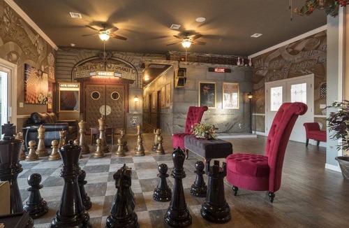 Groveland House | 511 m² House ∙ 13 bedrooms ∙ 45 guests