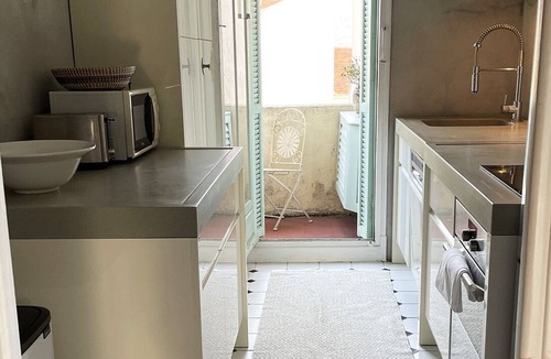 Jean-Medecin Apartment | 59. A cosy apartment with a sunny terrace close to Place Massena and the sea