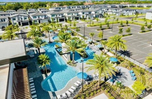 Mariner's VIllage House | “5BR/5BA Townhome w/Screened Pool & Aquarius Club – Near SeaWorld”