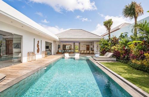 Drupadi Villa | 5BR Designer Villa, Walk to Beach, Luxury Leisure