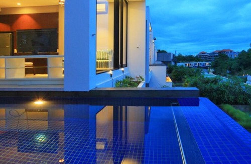 Pecatu House | 6 BDR Great for Group Near GWK In Jimbaran