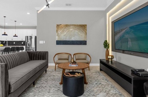 Campbell House | 6 Bedroom/5 Bathroom Storey Lake (4371 RS)