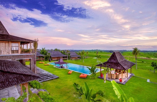 East Selemadeg Villa | 6 Bedroom Luxury Villas, 28-metre-long private swimming pool
