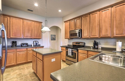 Calabria House | 6 Mi to Disney: Gem w/Pool & Spa in Kissimmee
