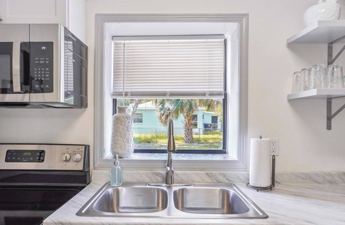 Winter Park House | 6 Mi to Downtown Orlando: Quiet Home w/Sunroom