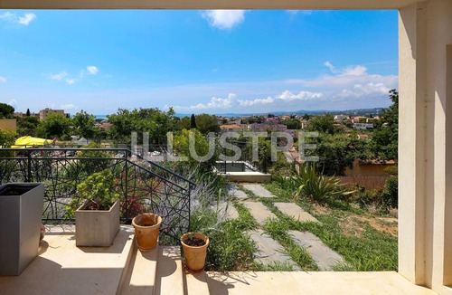 Cagnes-sur-Mer Villa | 6 Minutes to the Beach! New Panoramic Sea View Villa, Pool, jacuzzi & Garden!