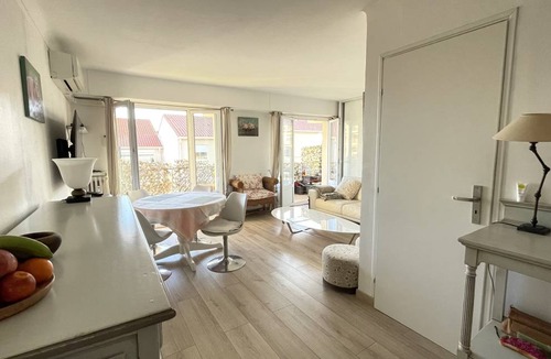 Prado - Republique Apartment | 60 m² Apartment ∙ 2 bedrooms ∙ 4 guests
