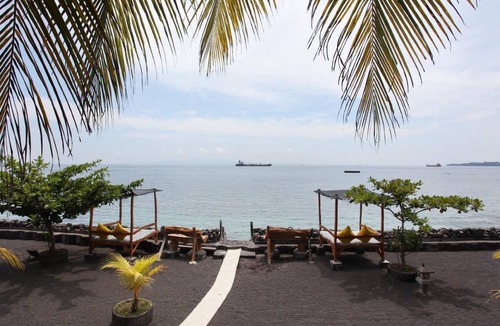 Candi Dasa Resort | 60 m² Resort ∙ 3 bedrooms ∙ 4 guests