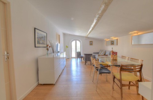 Antibes Old Town Apartment | 61 Place Nationale