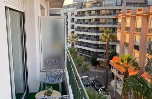 Antibes Old Town Apartment | 61 Place Nationale