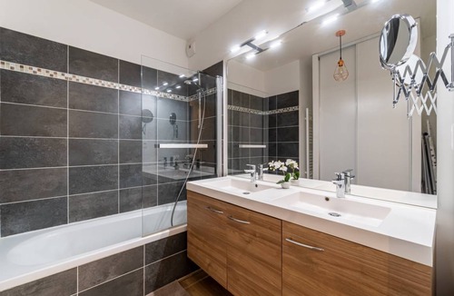 Riou - Petit Juas - Av de Grasse Apartment | 65 m² Apartment ∙ 2 bedrooms ∙ 6 guests