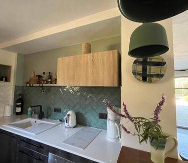 Roquefort-les-Pins Bed & Breakfast | 70 m² Bed and breakfast ∙ 3 guests