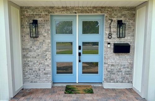 College Park House | 718 Bungalow Private 1BR + Walk-In Shower + Walking Distance to College Park