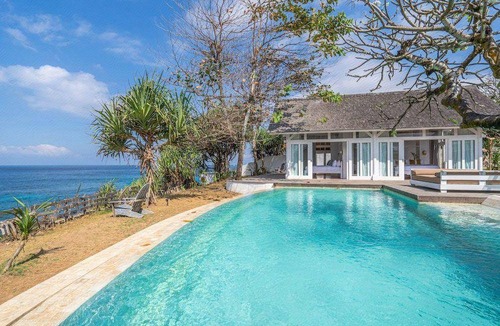 Mushroom Bay Resort | 743 m² Resort ∙ 10 guests