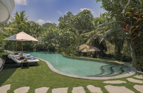 Buduk Villa | 7BR Villa In Tabanan, 12Min Drive To Berawa Beach! - W/Swimming Pool!