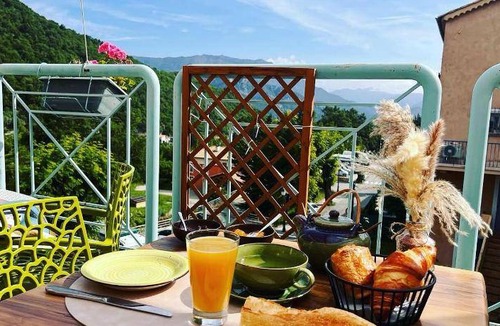 Bouyon Bed & Breakfast | 80 m² Bed and breakfast ∙ 3 bedrooms ∙ 8 guests