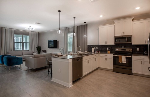 Four Corners House | 840DSD: Elegant Family Friendly 7-bed/5-bath