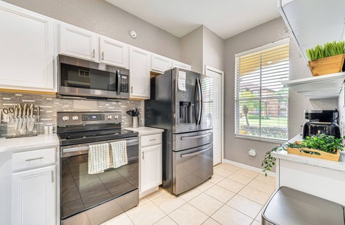 Regal Palms House | 9 Mi to WDW: Townhouse w/Balcony in Davenport!