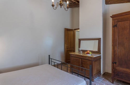 Murlo House | a cosy country cottage in a very private, secluded position.