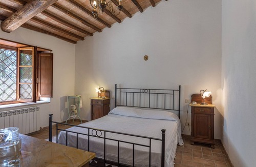 Murlo House | a cosy country cottage in a very private, secluded position.