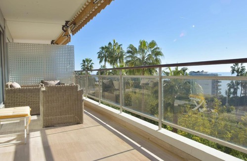 Vallauris Apartment | A FAVORITE CANNES RIVIERA BETWEEN SEA & TREES Loft type!