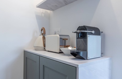 Cannes City Centre Apartment | A Quiet Place with Garden in the heart of Cannes