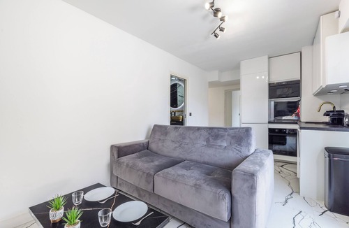 Prado - Republique Apartment | A quiet place with terrace in the heart of Cannes