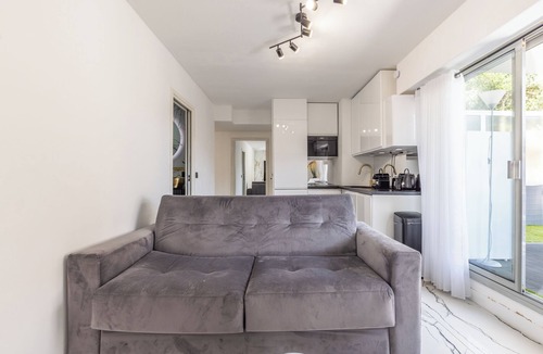 Prado - Republique Apartment | A quiet place with terrace in the heart of Cannes
