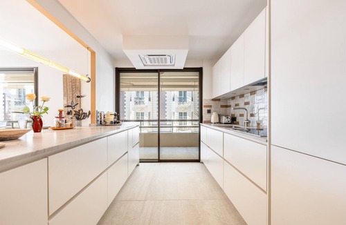 Cannes City Centre Apartment | A short stroll to Palais/Beach, Terrace & Seaview