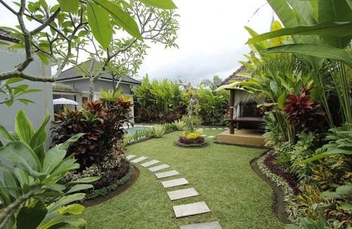 Penestanan Villa | A stylish Villa with Pool & Kitchen and greenery garden