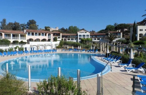 Les Restanques Apartment | A sunny getaway in the Parcs de Grimaud