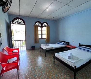 Tuk Tuk House | Abadi Guest House Tuktuk