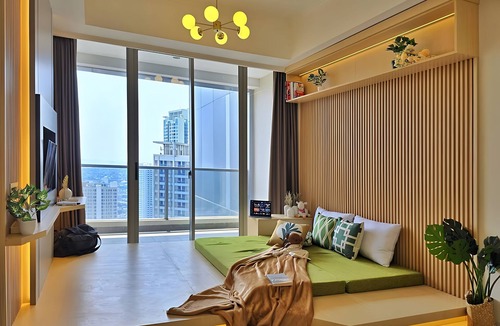 Jakarta Apartment | Adelia By SanLiving - 3BR - Private Lift