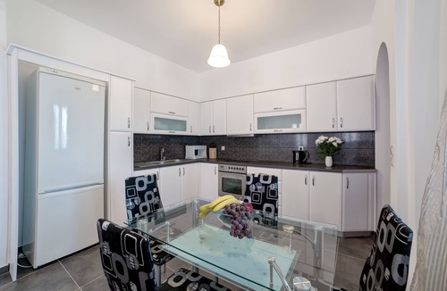 Perissa Apartment | Adelphi Apartments Two-Bedroom Apartment Sleeps 5
