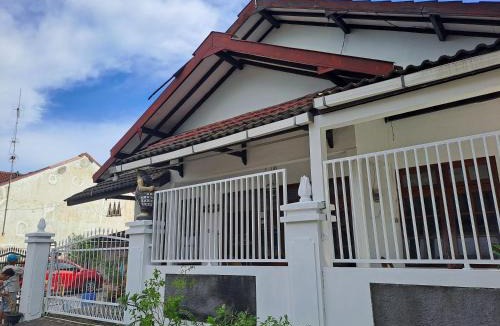Tegalrejo House | Adhya Homestay Cendrawasih