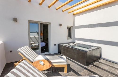 Kamari Hotel | Aegean Gem