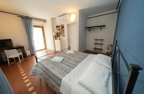 San Terenzo Monti Apartment | Affittacamere Borgo degli Artisti boutique rooms