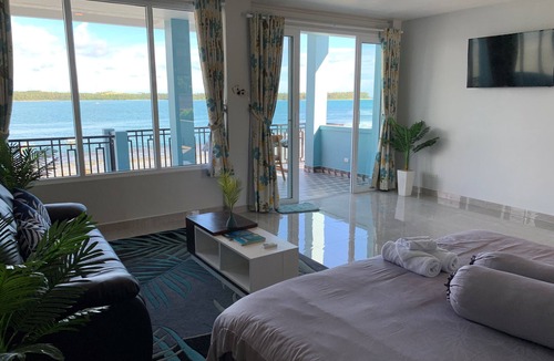 Bawomataluo Resort | Affordable luxury Deluxe oceanfront suite