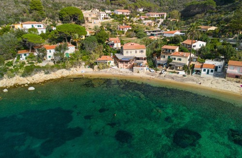 Scaglieri Apartment | Agave direclty on the beach - Goelba