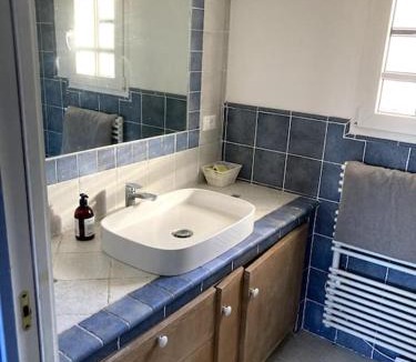 La Colle-sur-Loup Apartment | Agréable chambre d'hôtes avec vue sur les collines