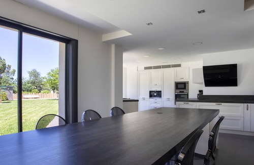 Mandelieu-La-Napoule Villa | Air-conditioned villa with pool and garden